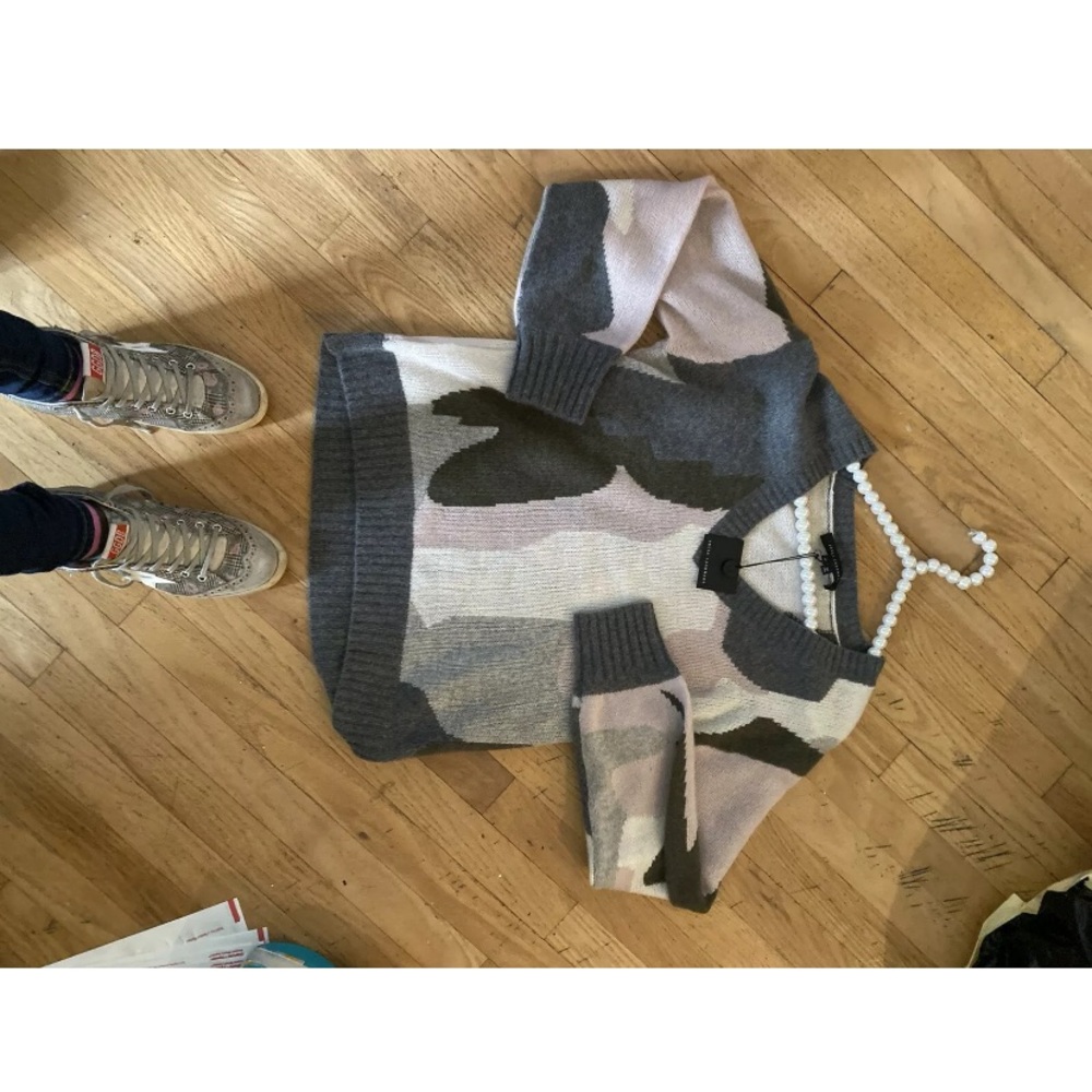 NWT Skull Cashmere Skull Back V Neck Cash Sweat S